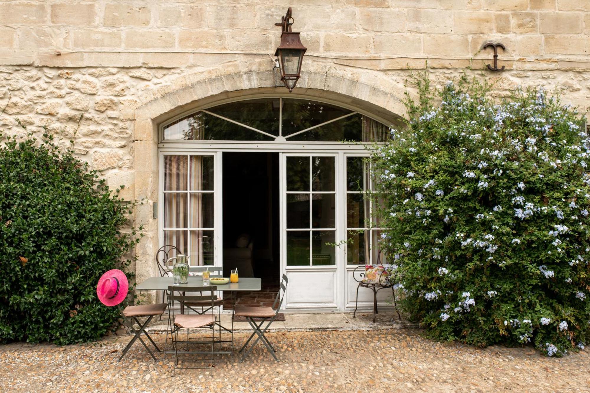 Hotel Et Appartements Domaine Des Clos - Teritoria Beaucaire  Exterior photo